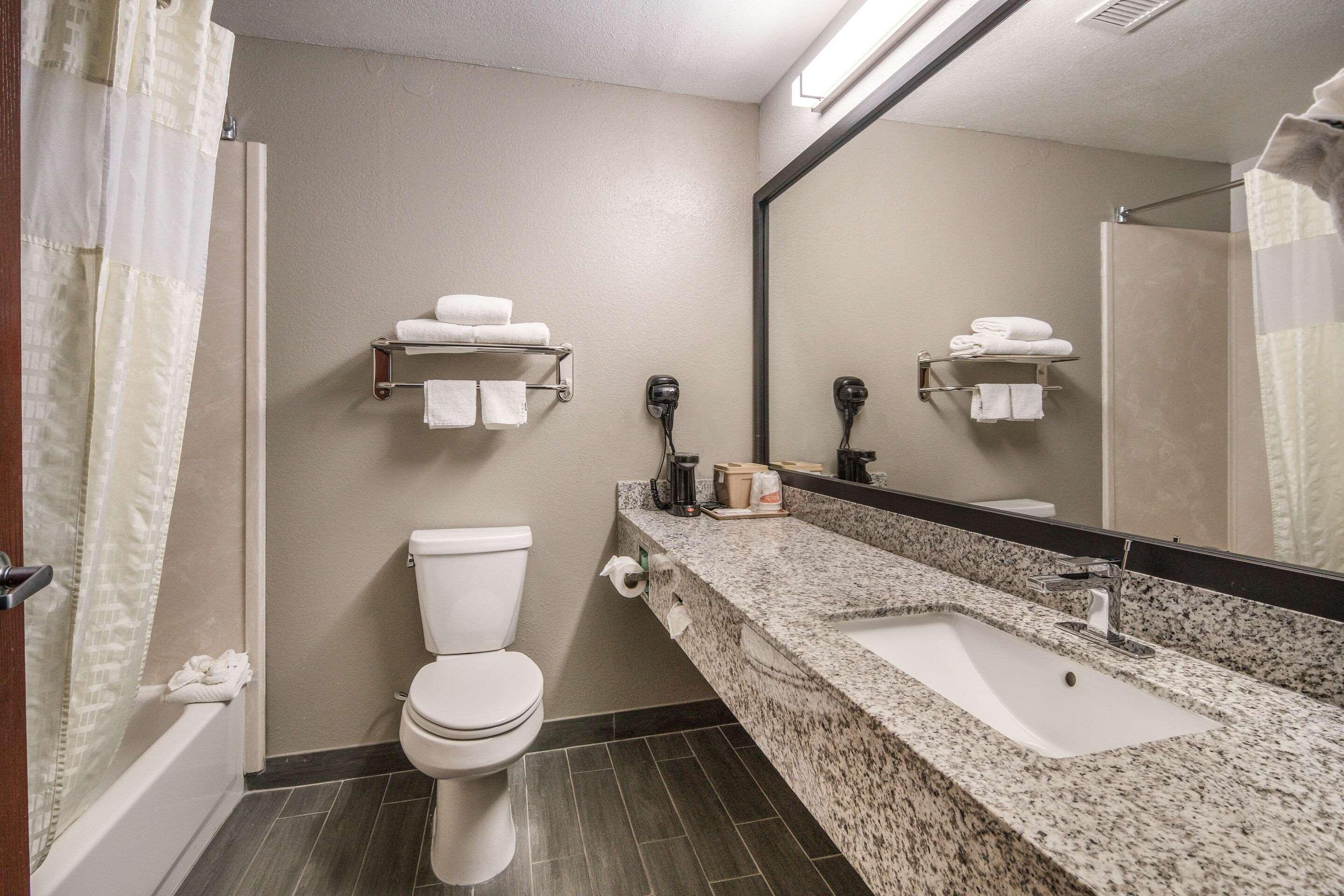 Quality Inn & Suites Fort Worth Exterior foto