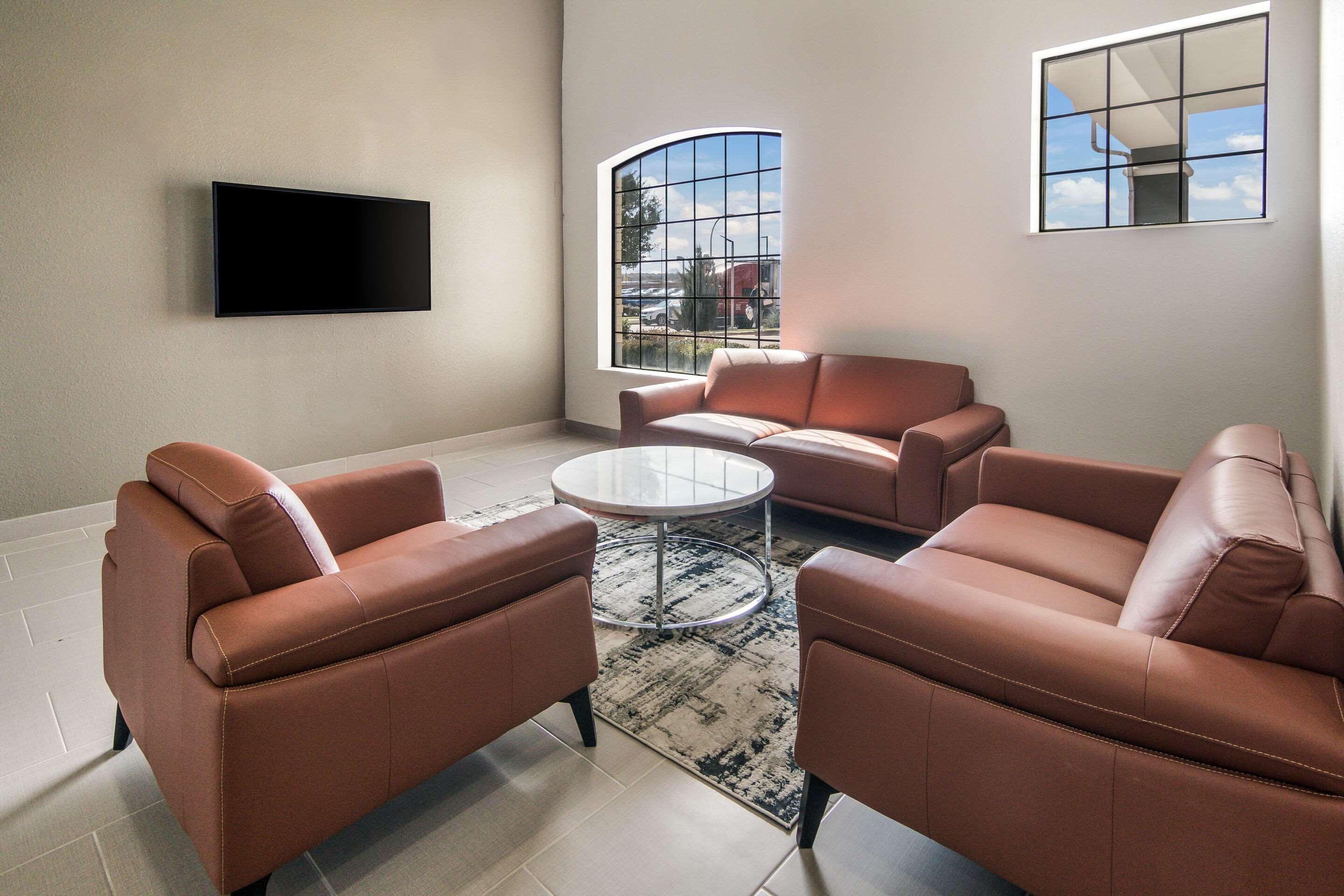 Quality Inn & Suites Fort Worth Exterior foto