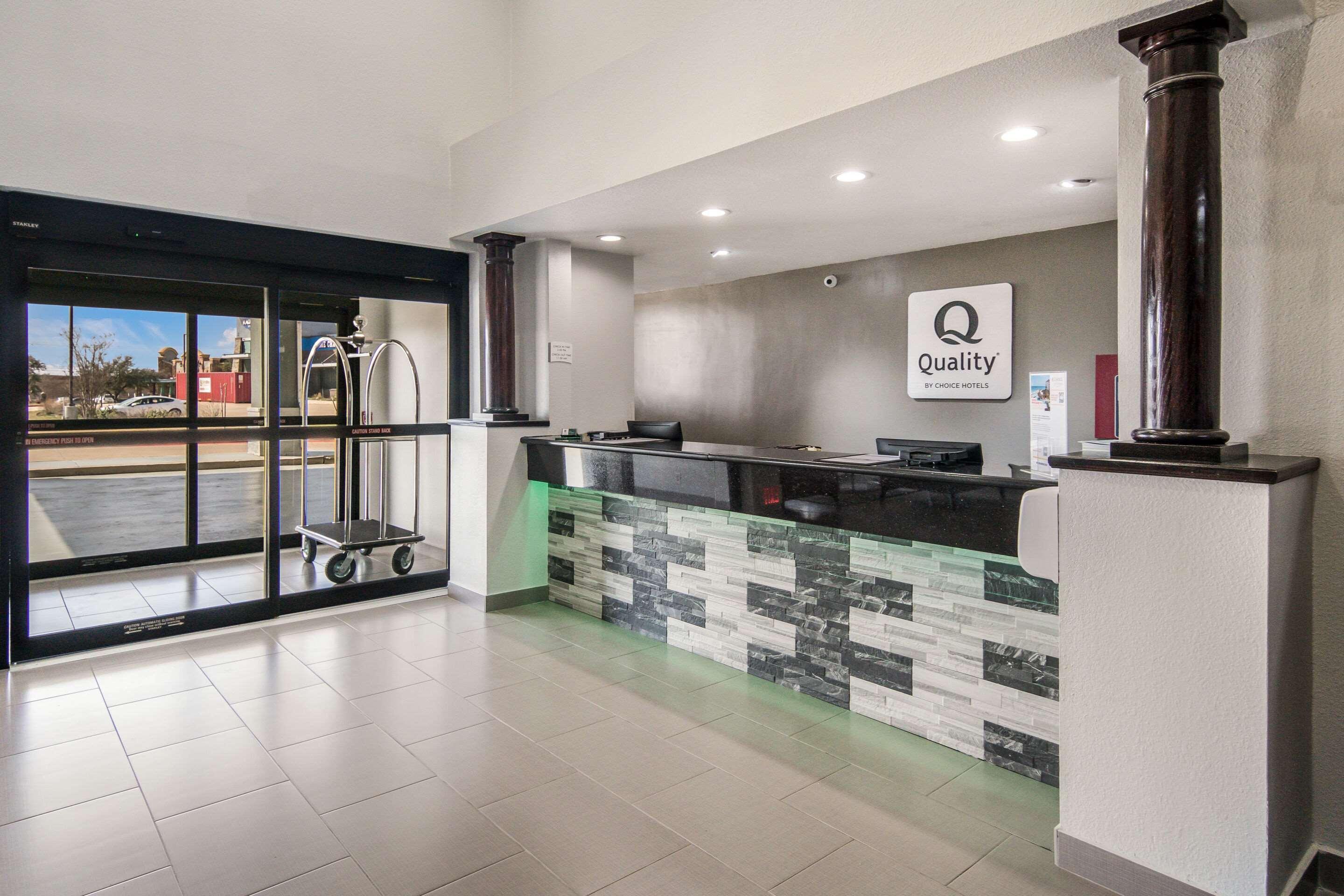 Quality Inn & Suites Fort Worth Exterior foto
