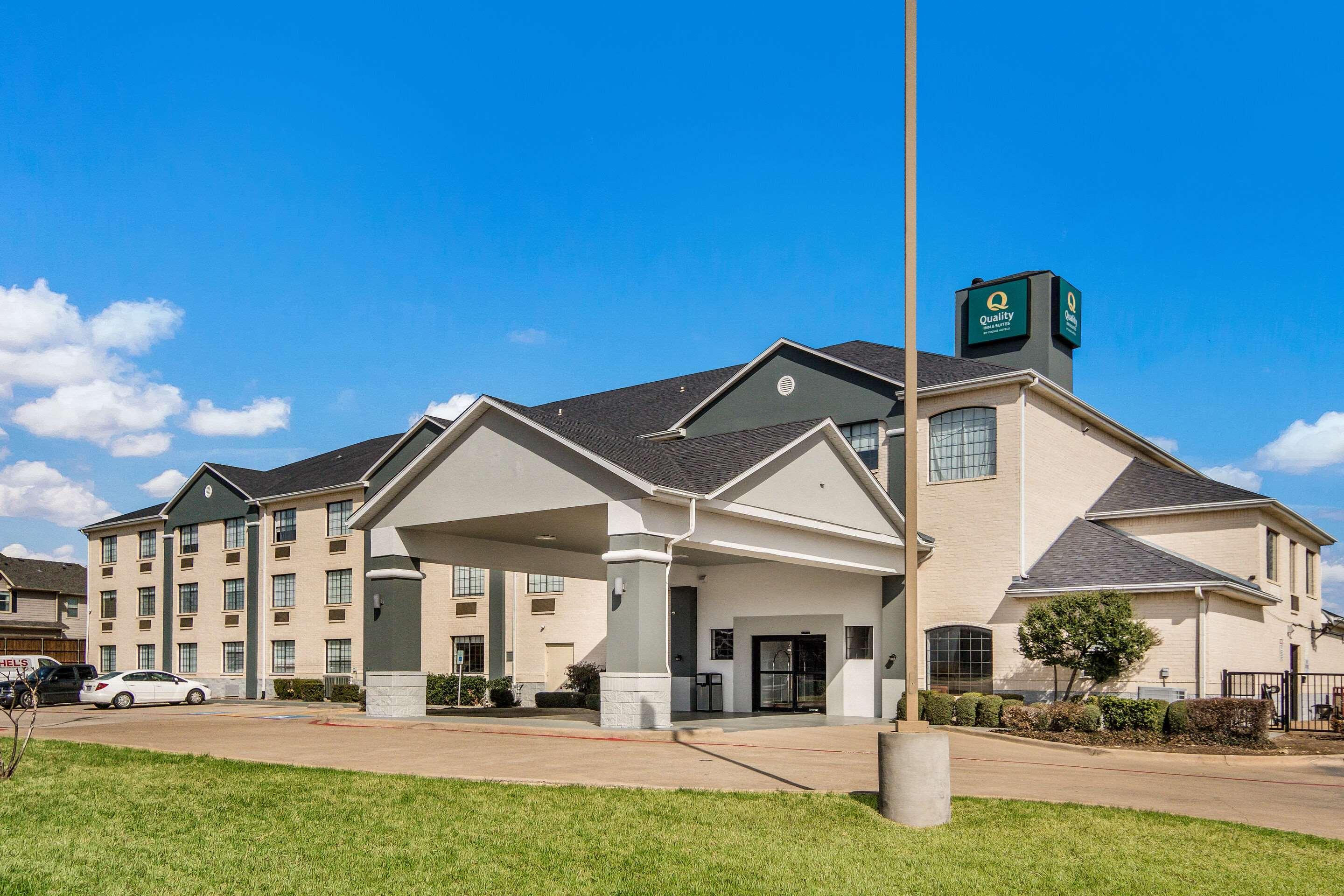 Quality Inn & Suites Fort Worth Exterior foto
