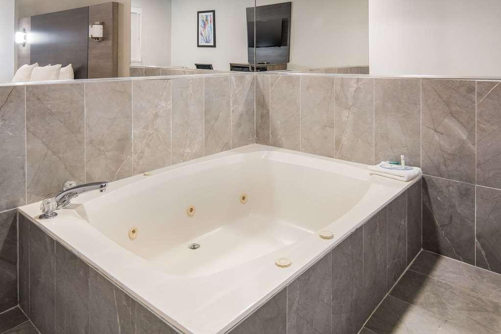 Quality Inn & Suites Fort Worth Zimmer foto