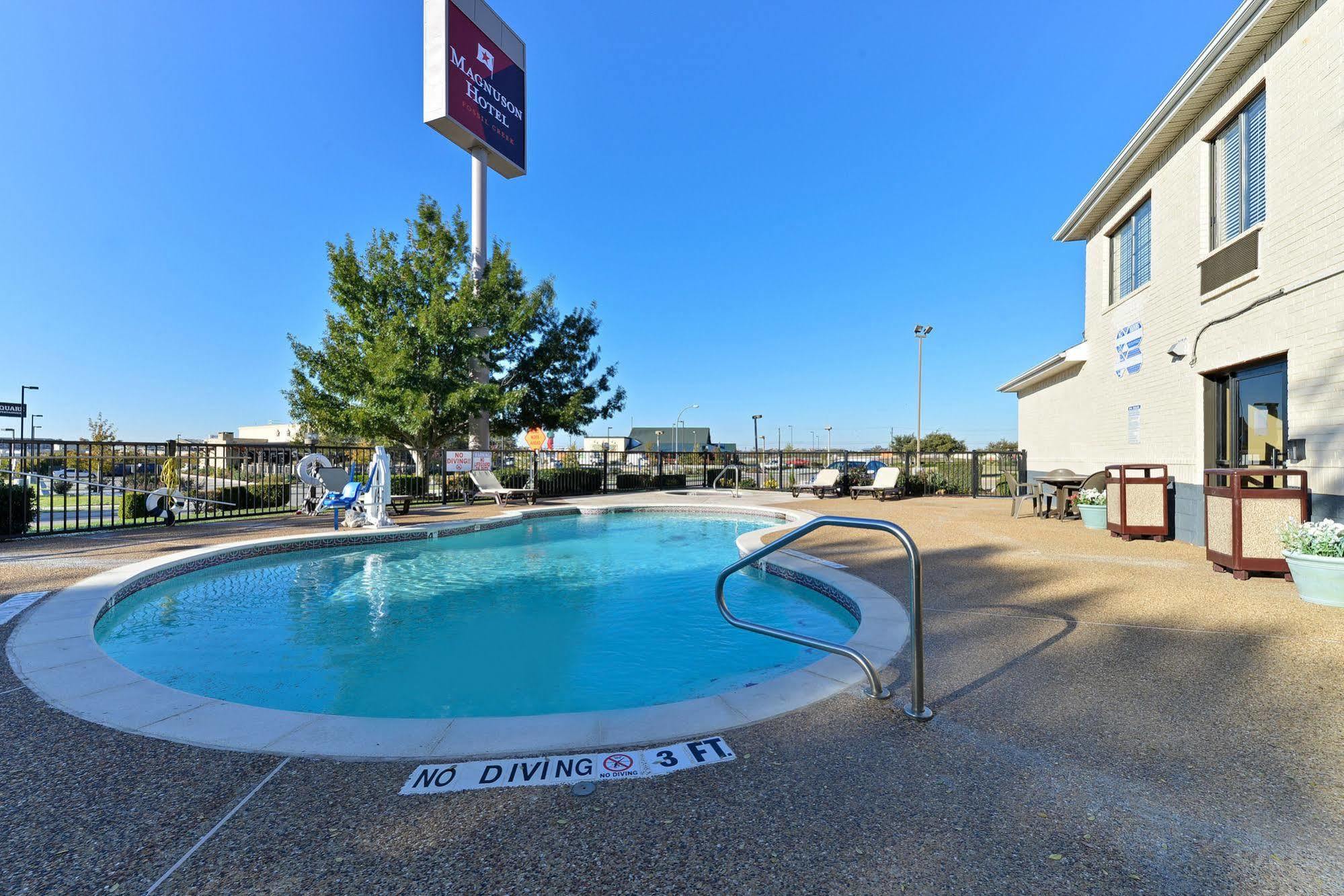 Quality Inn & Suites Fort Worth Exterior foto