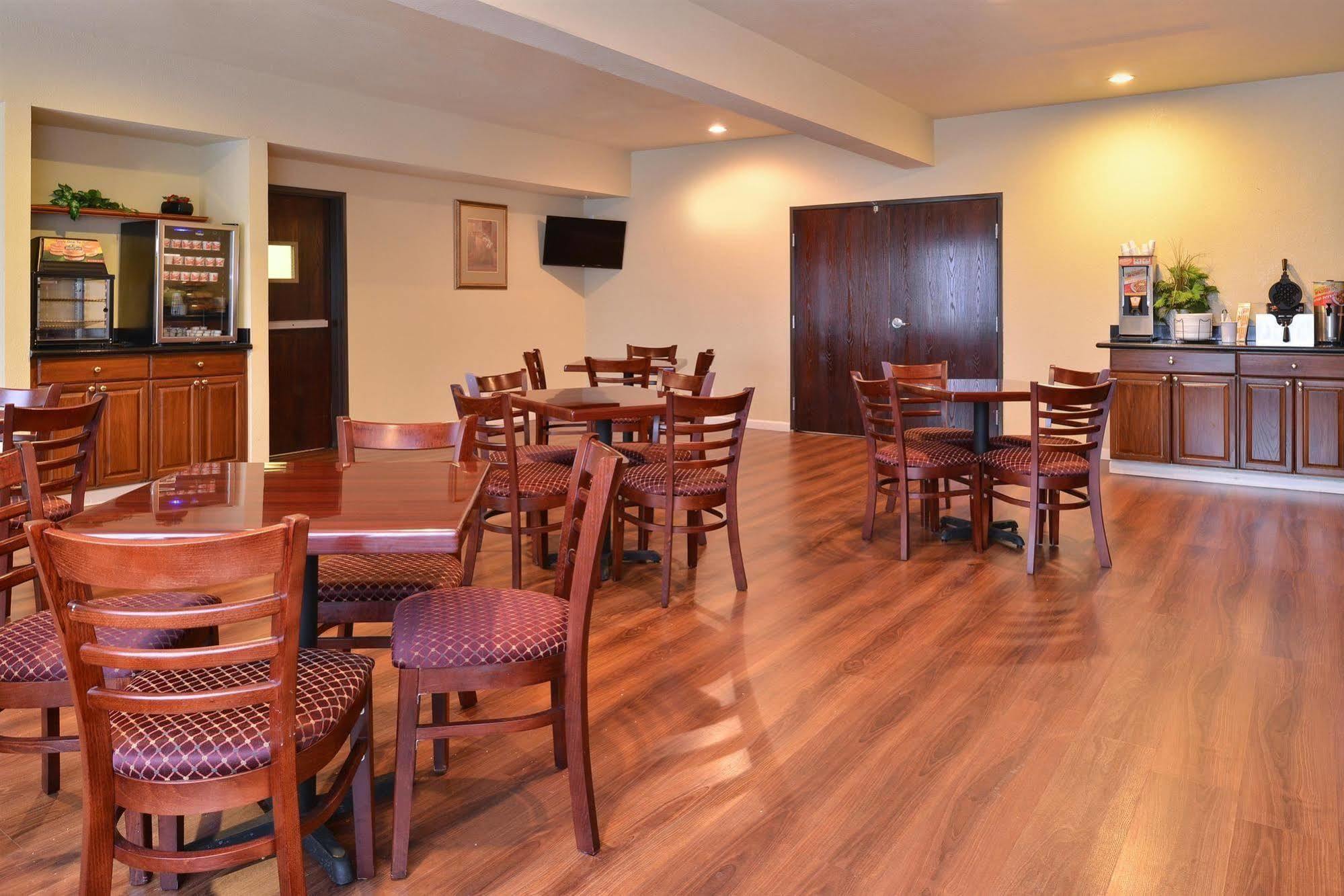 Quality Inn & Suites Fort Worth Exterior foto